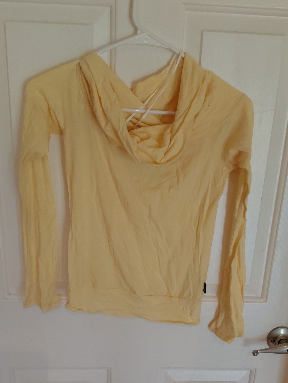 Light Yellow Women’s Long-Sleeve Top